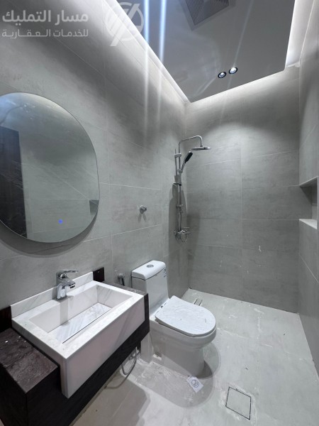 Photo by Daniel J. Schwarz